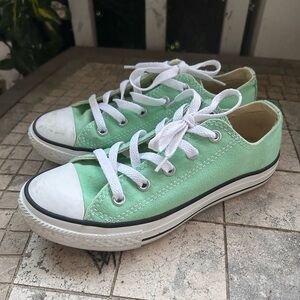 Converse All Star Kids Green Canvas Sneakers sz 2Y mint condition